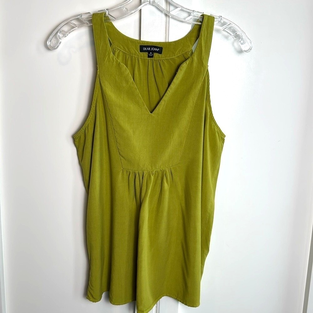 Dear John Womens Chartreuse Green Rayon Sleeveless V-Neck Pleated Blouse Size M